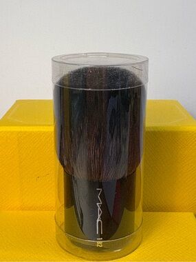 VINTAGE ORIGINAL NATURAL HAIR  MAC Cosmetics Kabuki Brush #182